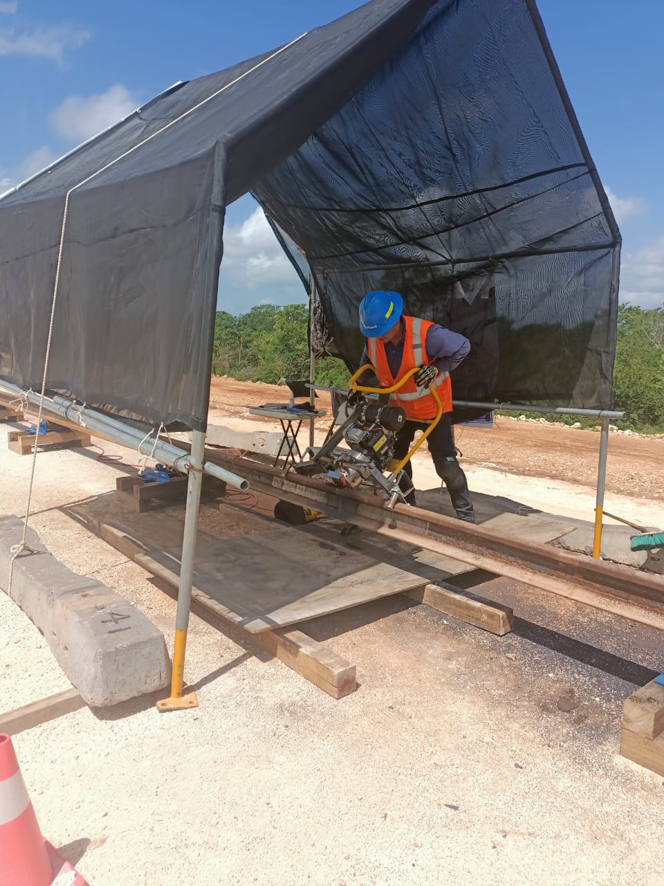 Inspección a vías del tren maya